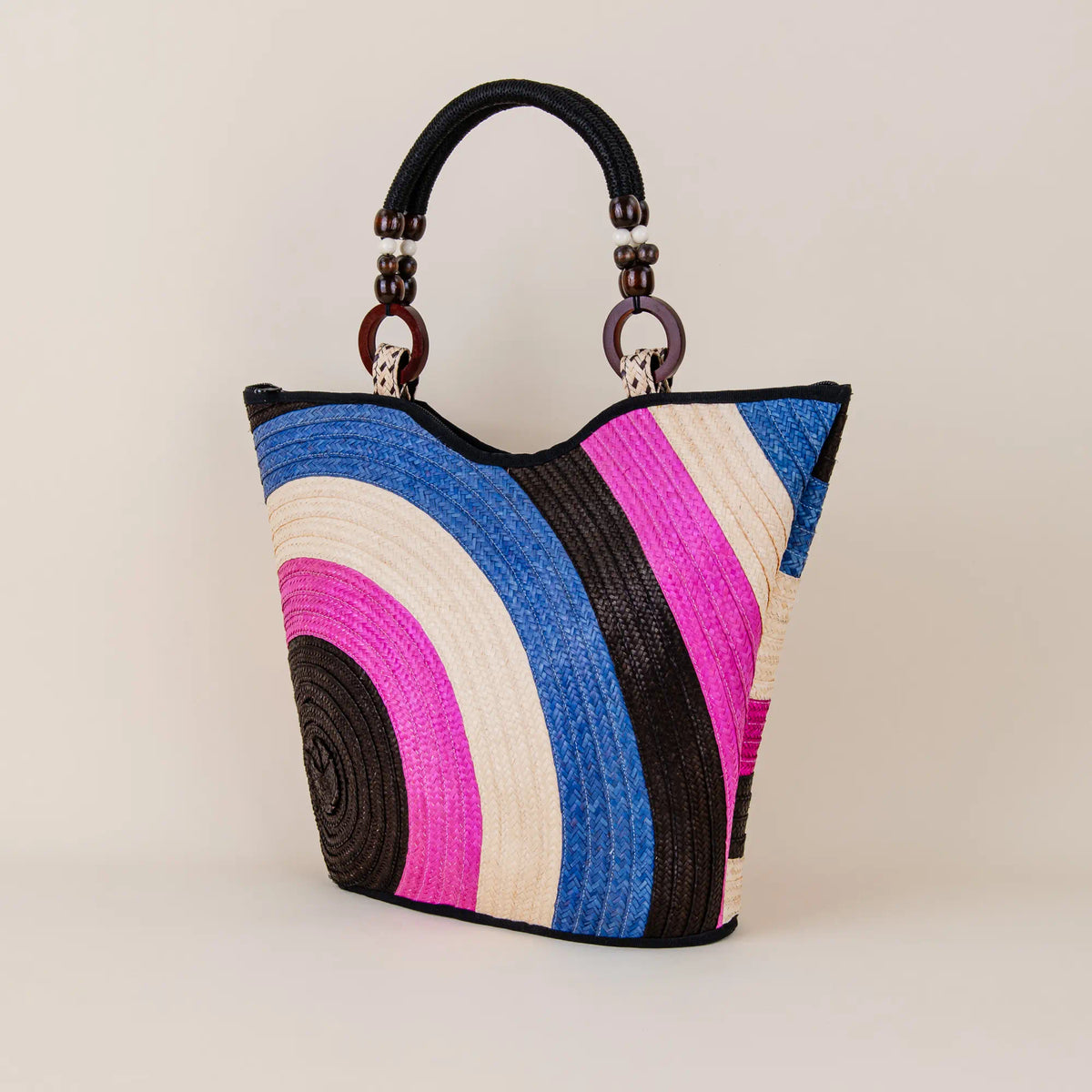 Tumaco handcrafted Arrow Cane Handbag showing geometric weaving and Colombian artisan details – Maison Monserrate