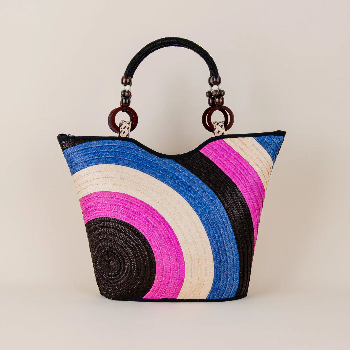 Tumaco Arrow Cane Handbag handcrafted in Colombia with traditional handwoven geometric patterns – Maison Monserrate
